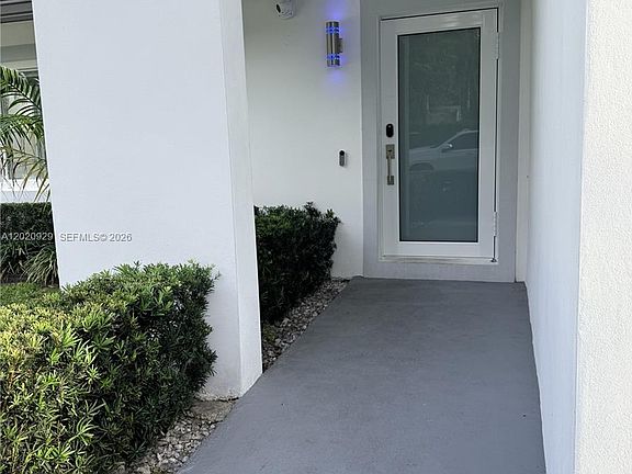 5th image of 11640 NW 23rd St
