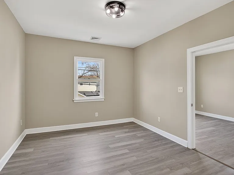 378 Grand St — Photo 20