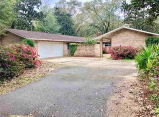 6109 Confederate Dr, Pensacola, FL 32503
