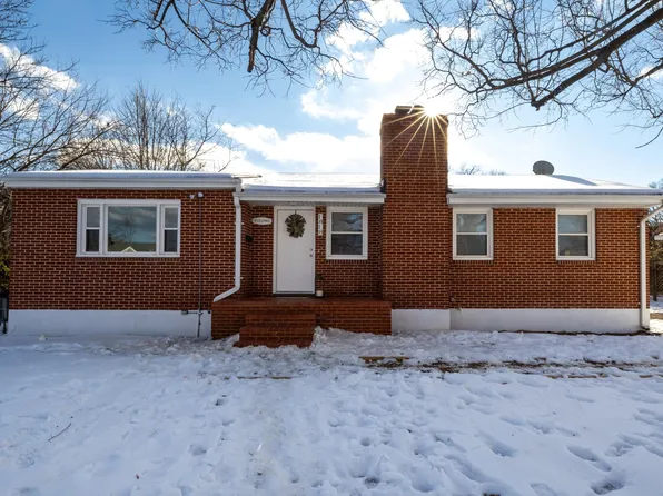 1818 S Talbott Pl, Waynesboro, VA 22980