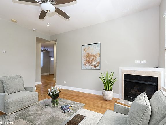 3rd image of 2304 W Jarvis Ave APT 3