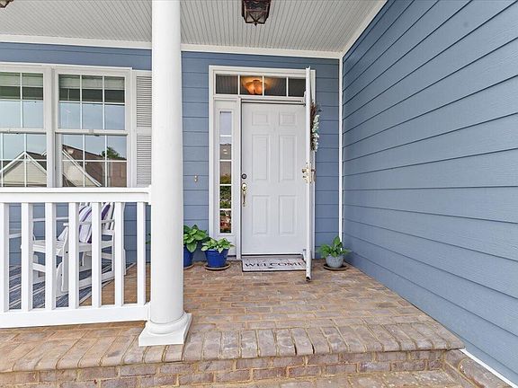 5th image of 831 Sumpter Pl
