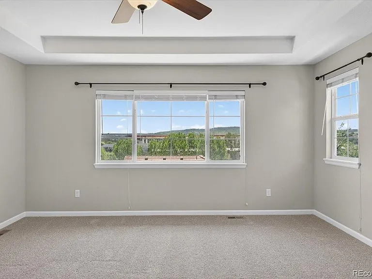 10543 Laurelglen Cir — Photo 32