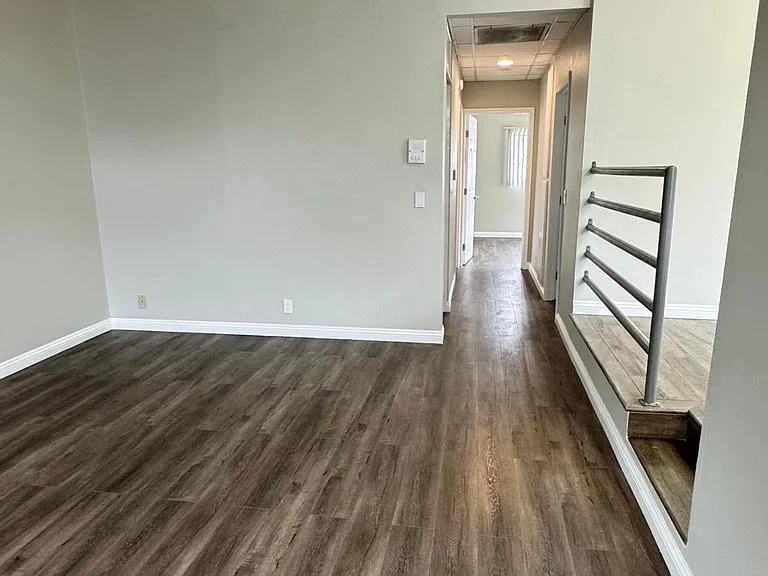 12303 Moorpark St #104 — Photo 11
