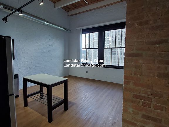 4th image of 125 E 21st St APT 211