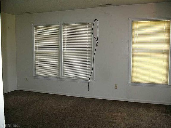3rd image of 1352 White Birch Ln