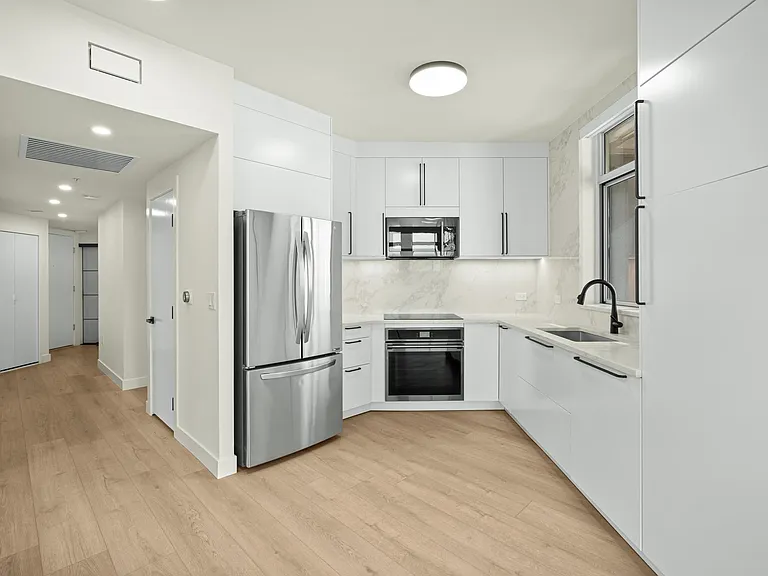 54 Rainey St #1201 — Photo 7