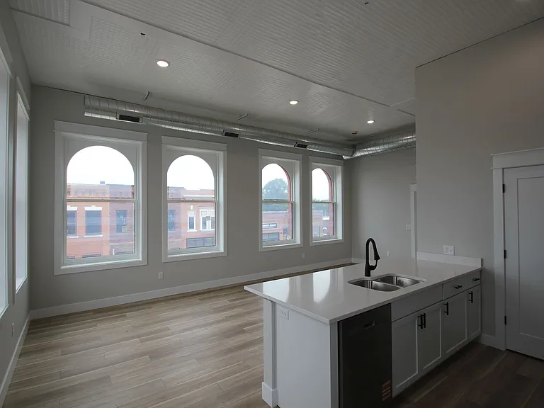 113 E Main St #1 — Photo 6