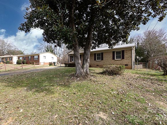 4th image of 550 Belfast Dr
