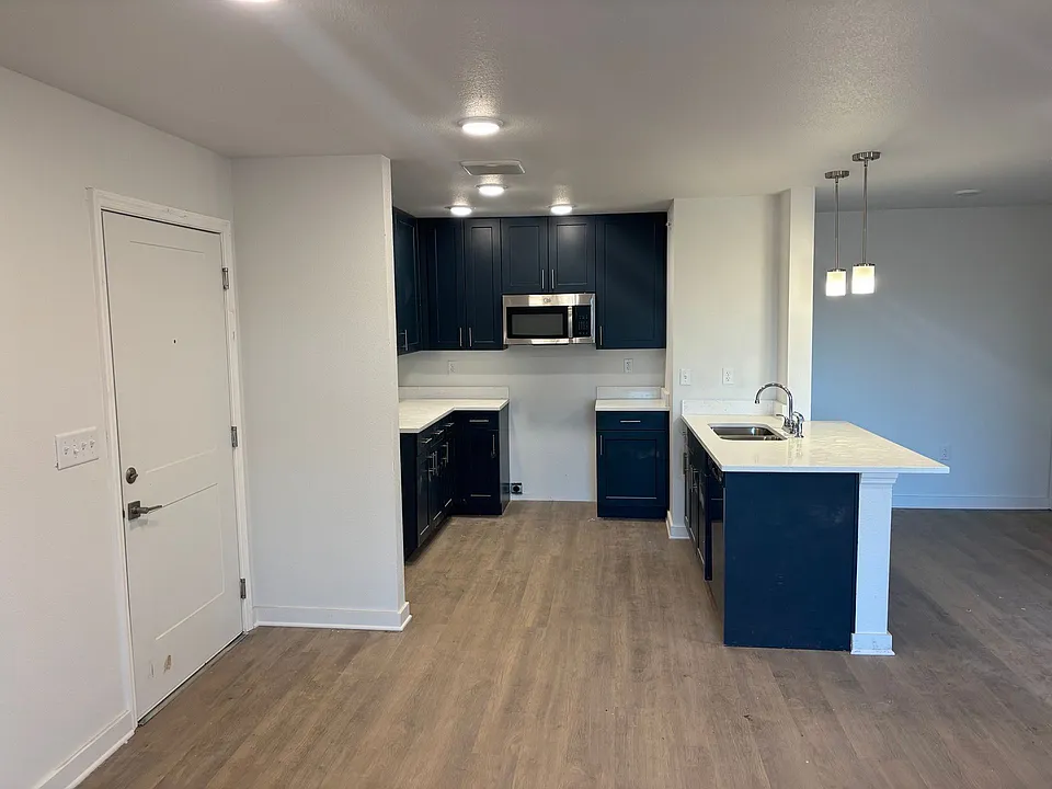 Leasing New 1, 2, and 3 Bedroom Apartments at Canyon Creek Tour & Apply Today!