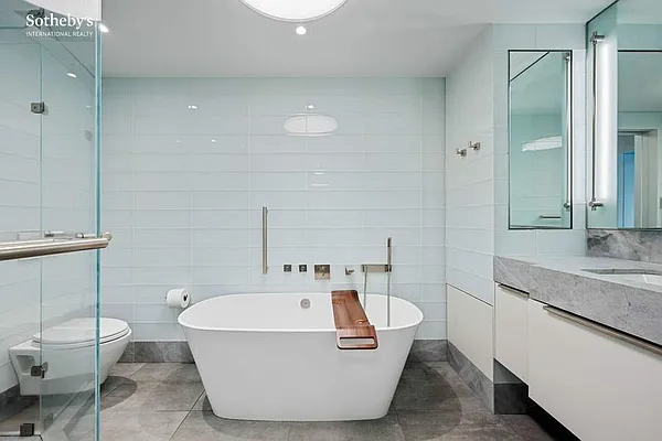 Sold by Sotheby's International Realty | media 17