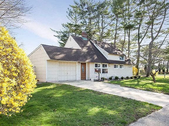 5th image of 57 Sprucewood Dr