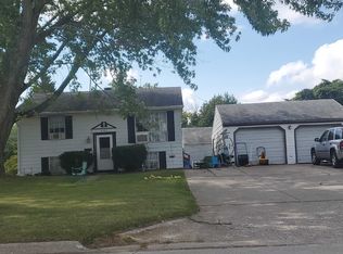 4527 Archer Dr, East Moline, IL 61244
