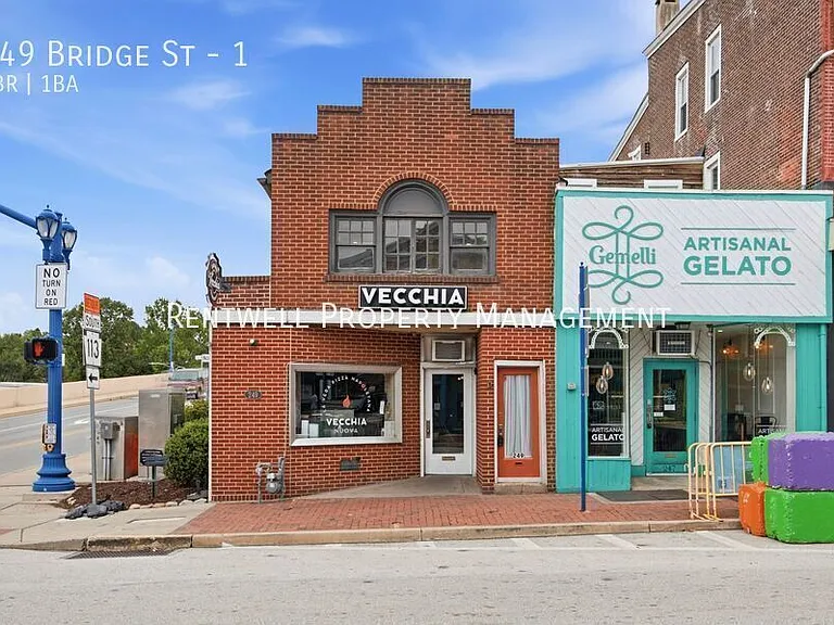 249 Bridge St #1 — Photo 15