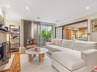 5325 Newcastle Ave Unit 201, Encino, CA 91316