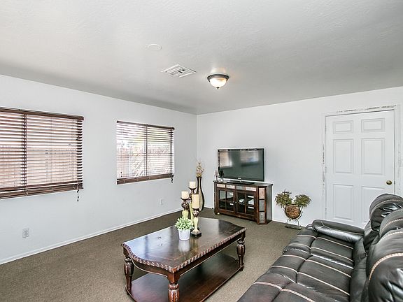 3rd image of 425 W Hermosa Dr