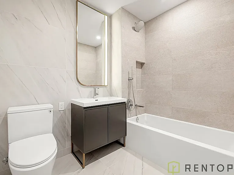 960 Franklin Ave #620 — Photo 6