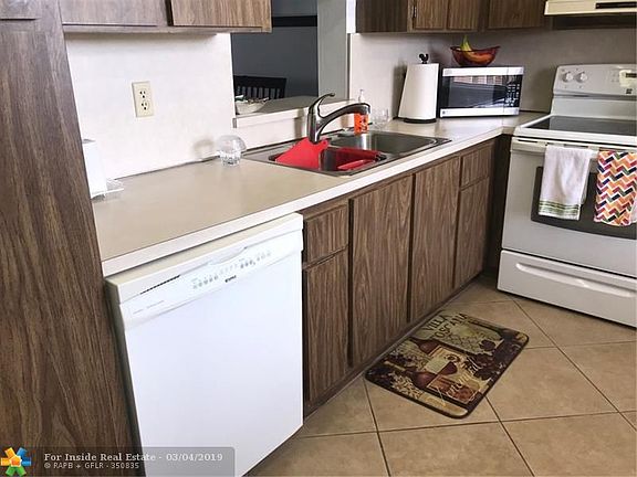 3rd image of 301 SE 3rd St APT 503