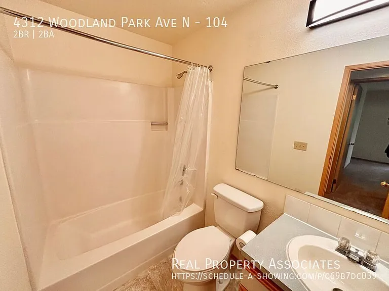 4312 Woodland Park Ave N #104 — Photo 12