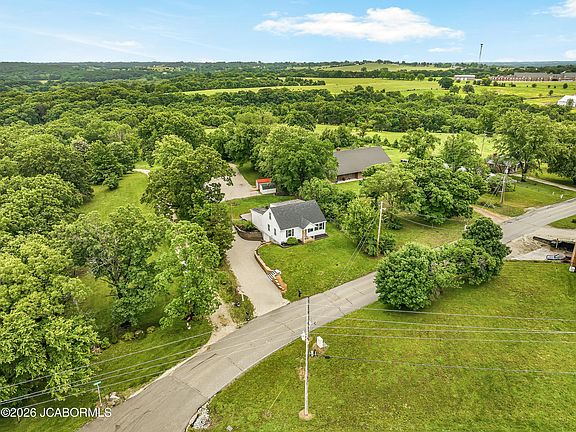 2nd image of 5703 Falcon Ln