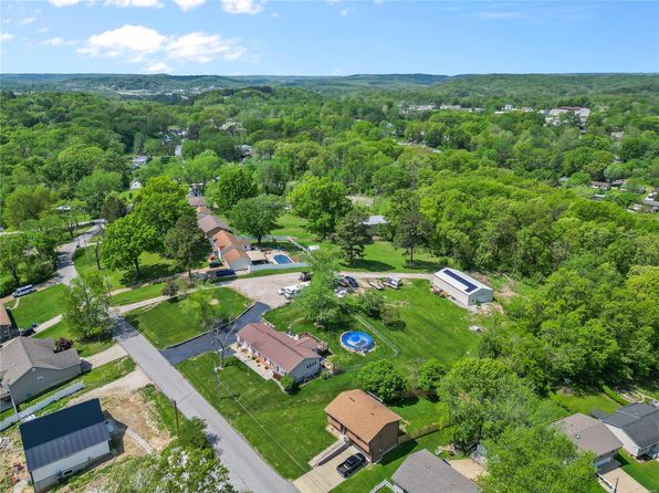 725 Lincoln Dr, Imperial, MO 63052