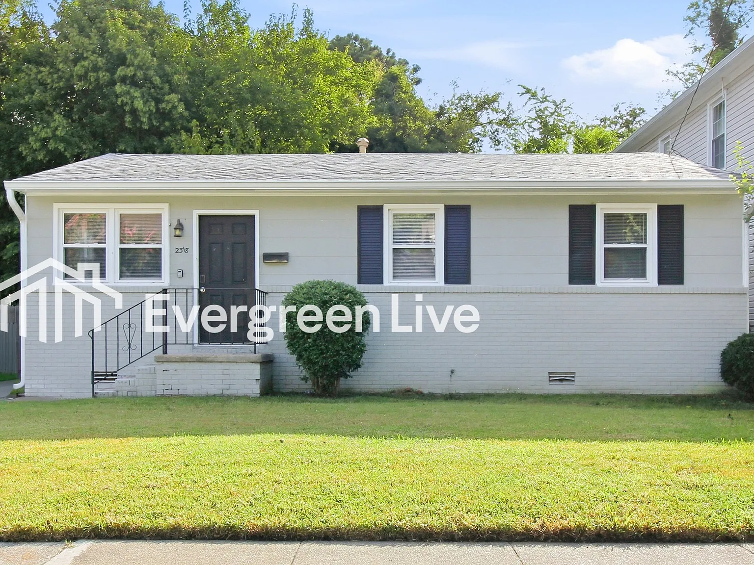 3 bed, 1.5 bath, 1200 sqft, $1,895 — Photo 1