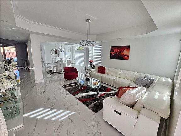 4th image of 15561 SW 31st Ln #200