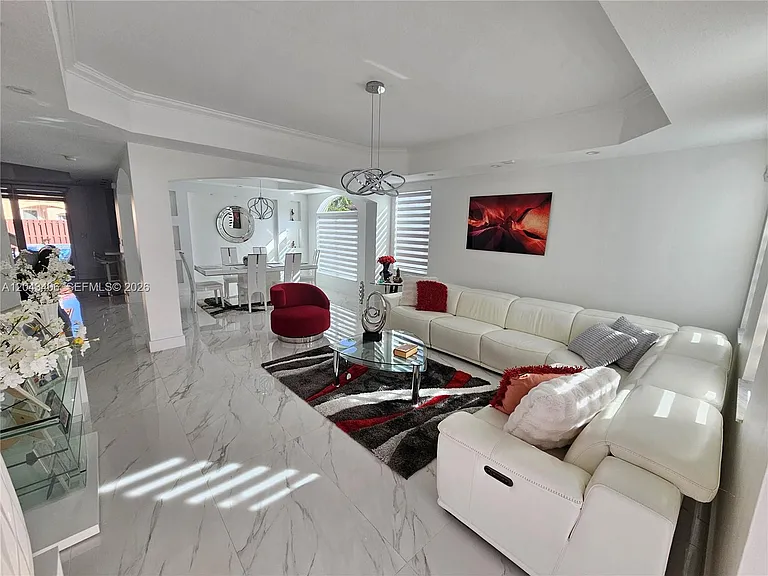 15561 SW 31st Ln — Photo 7