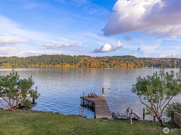 4th image of 14026 Riviera Place NE