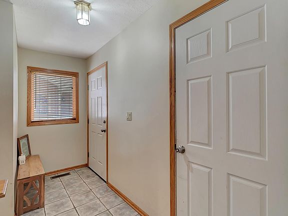5th image of 2850 Lawson Dr