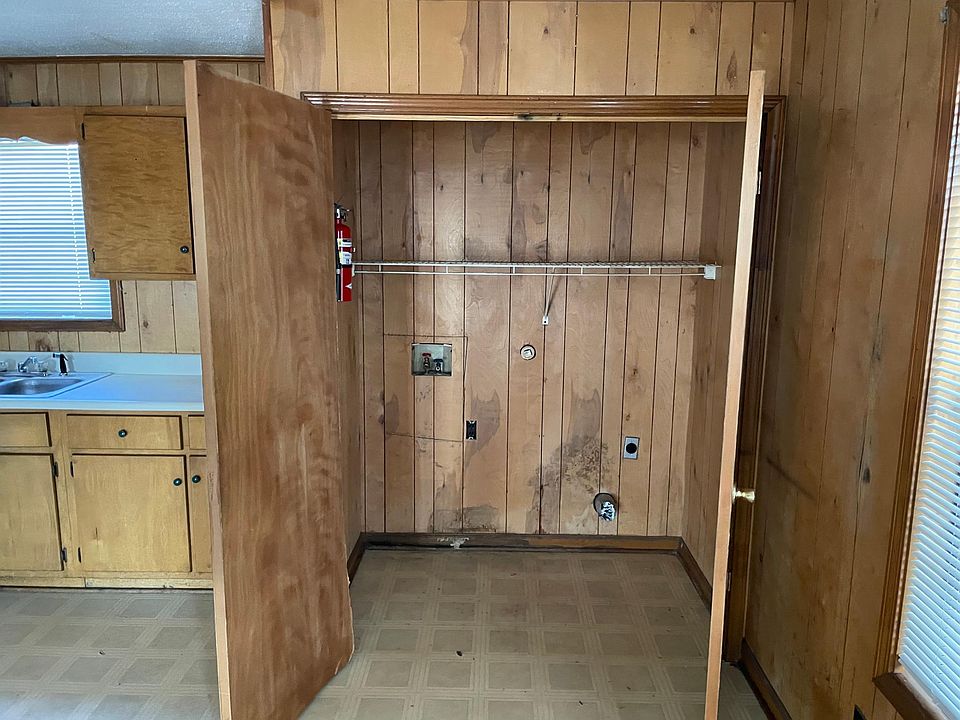 1st image of 4 Juanita Dr #7