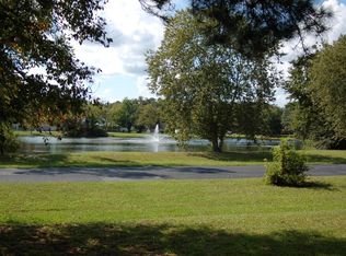 141 Lake View Cir, Brunswick, GA 31525