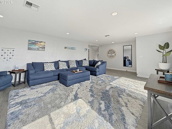 5th image of 16009 Hannan Ln