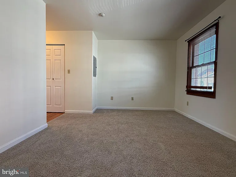 358 Main St #5 — Photo 8