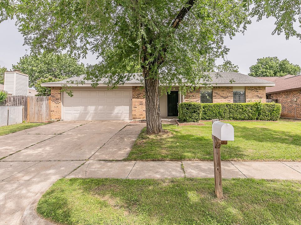 1st image of 4113 Staghorn Cir S