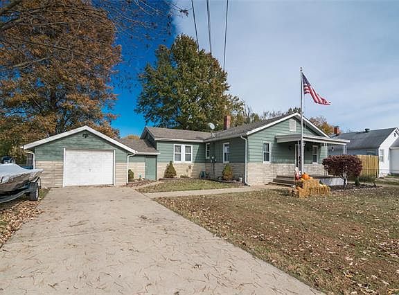 2nd image of 5220 Lakeview Dr