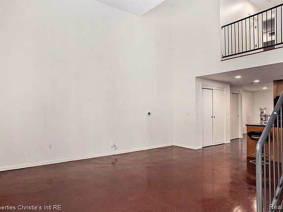 5th image of 3100 Woodward Ave #204