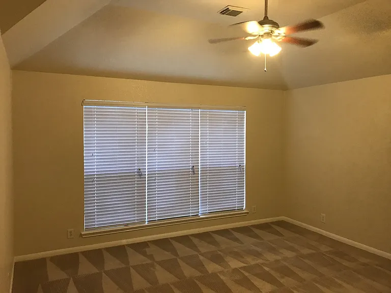 2520 Crested Hts — Photo 11