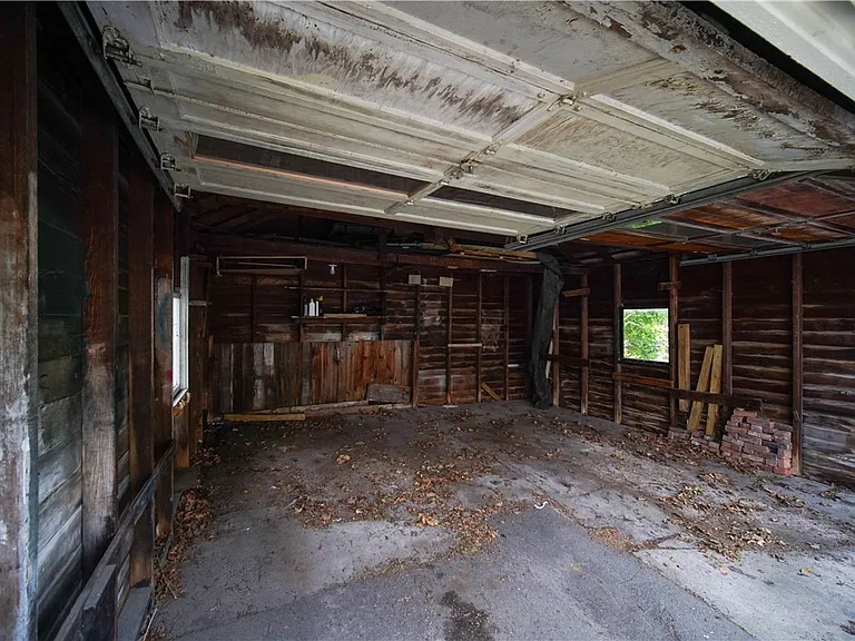 101 Crittenden Blvd — Photo 20