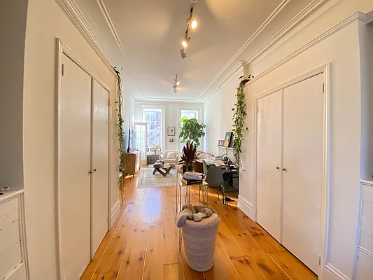 Rented by Realty Collective | media 25