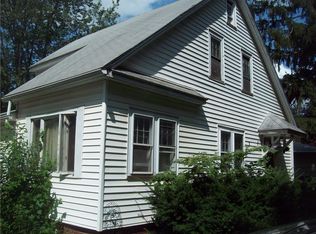 5 Douglas Dr, Rochester, NY 14624