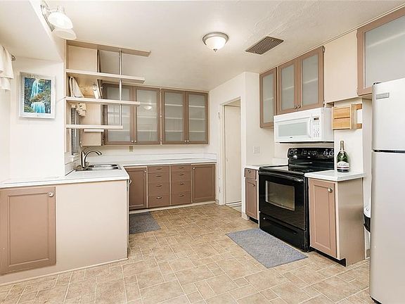 4th image of 1148 Avenue D