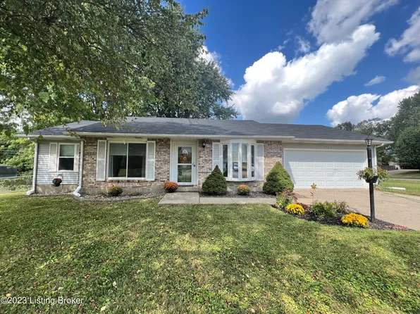 829 Magnolia Dr, Radcliff, KY 40160