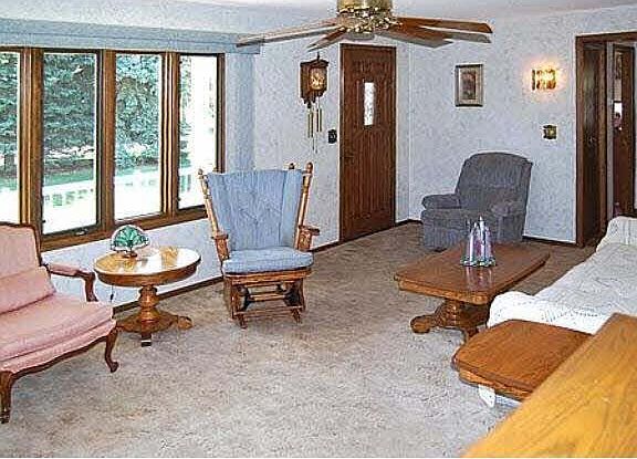 4th image of 883 Berwood Avenue