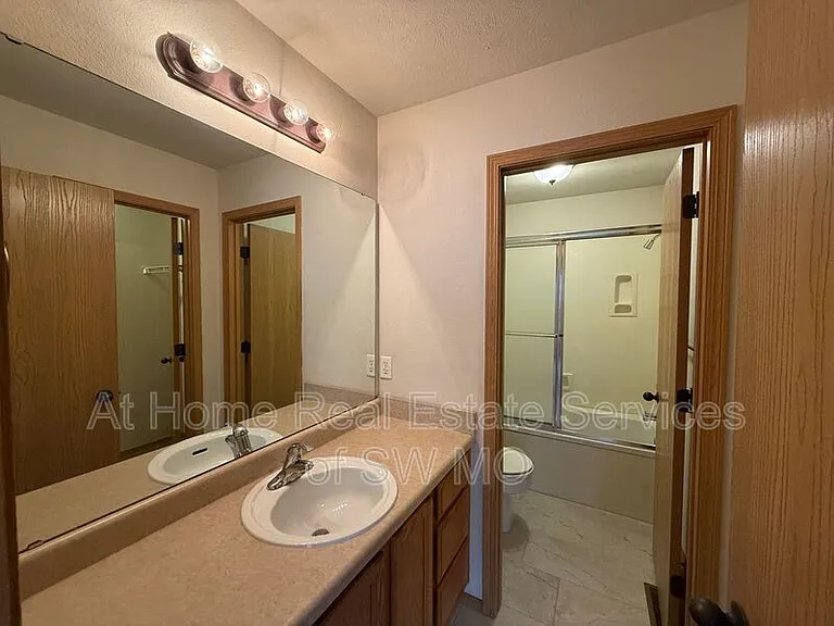 3858 S Jonathan Ave — Photo 9