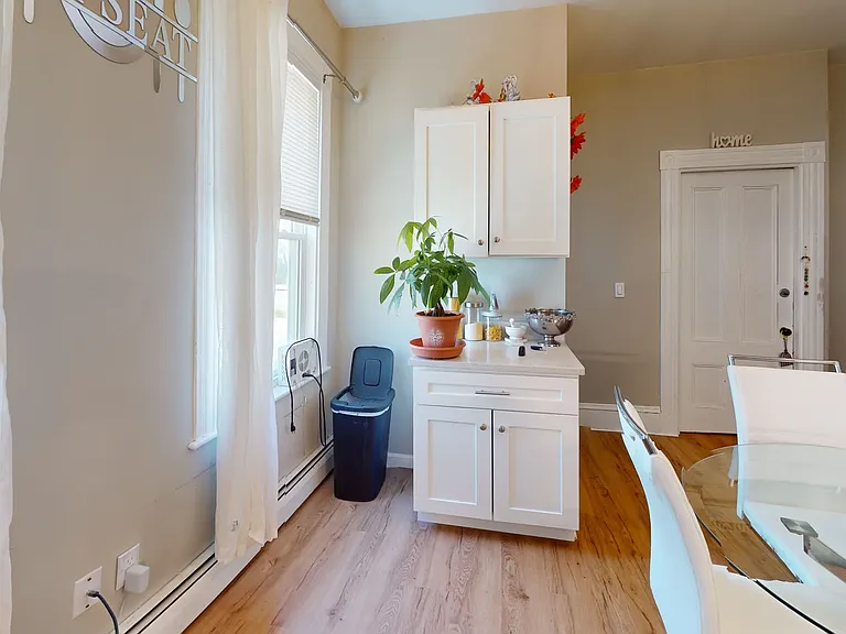 74 Kenwood St — Photo 7