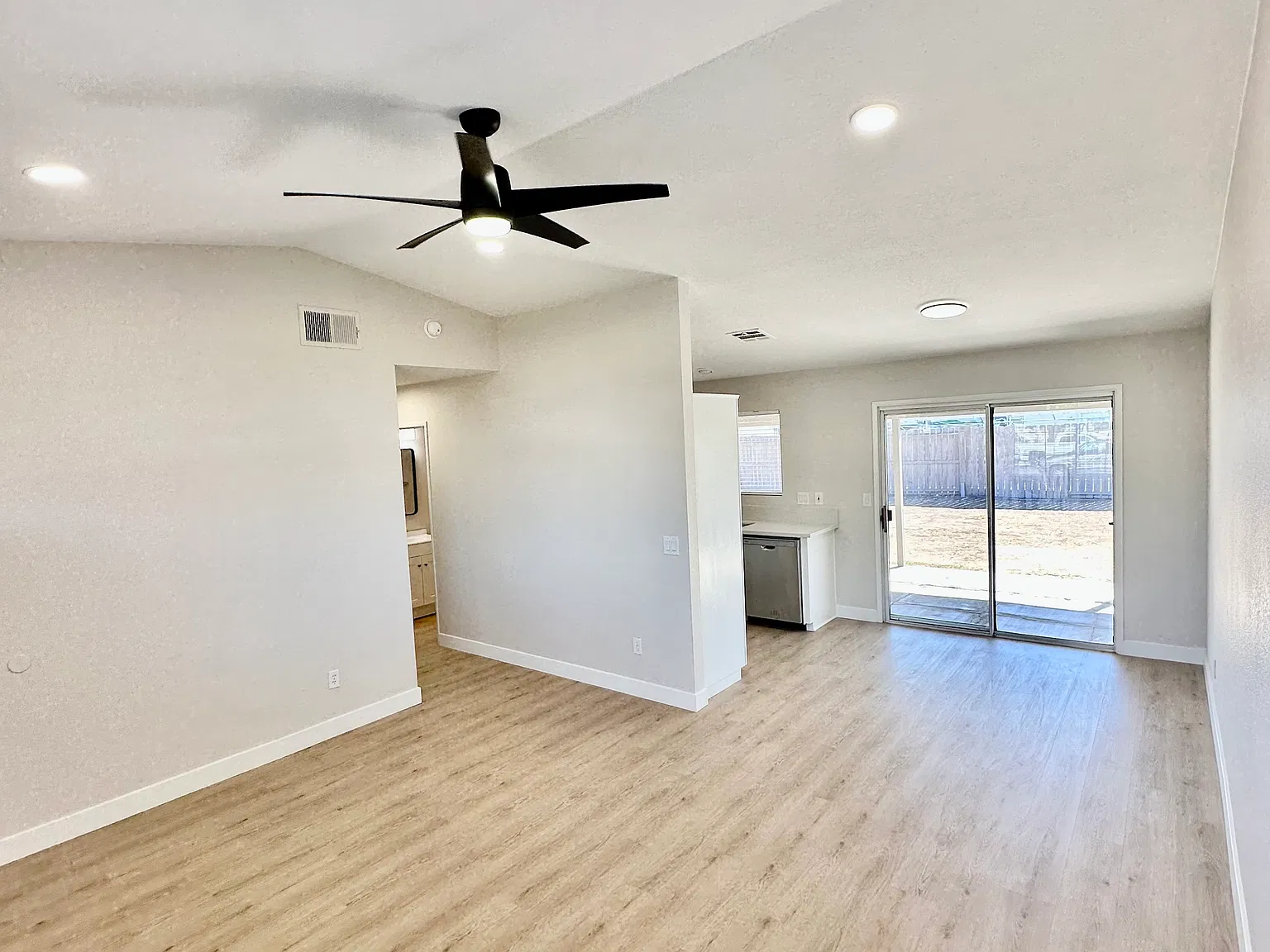 660 Joshua Tree St — Photo 3