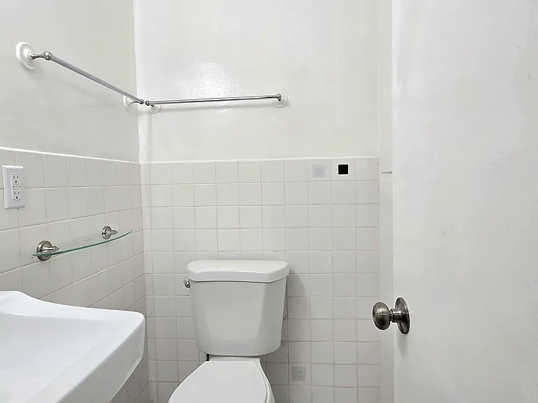 700 E Angeleno Ave — Photo 13