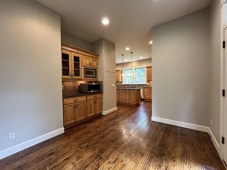 6435 McDuff Ct — Photo 26