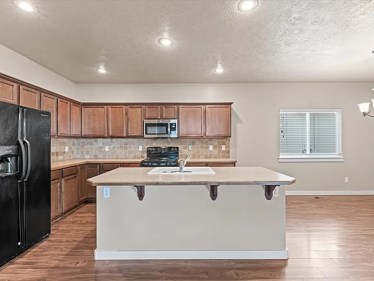 115 W Lava Falls St — Photo 14